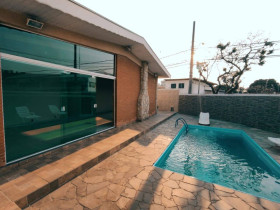 Casa com 3 Quartos para Alugar, 250 m² em Vila Liberdade - Jundiaí