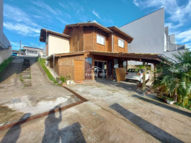 Casa com 3 Quartos à Venda, 388 m² em Dom Joaquim - Brusque