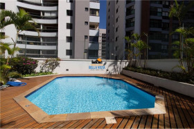 Apartamento com 3 Quartos à Venda,  em Moema - São Paulo