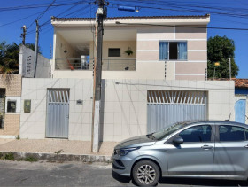 Casa com 3 Quartos à Venda, 215 m² em Farolândia - Aracaju