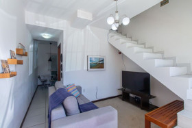 Casa com 2 Quartos à Venda, 60 m² em Aririú - Palhoça