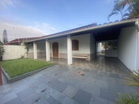 Casa com 2 Quartos à Venda, 260 m² em Suarão - Itanhaém