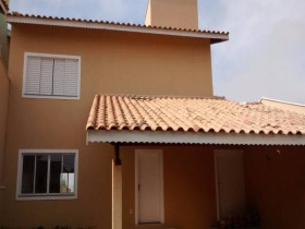 Casa com 3 Quartos à Venda, 300 m² em Jardim Santa Helena - Bragança Paulista