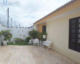 Casa com 4 Quartos para Alugar ou Temporada, 255 m² em Capim Macio - Natal