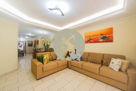 Apartamento com 3 Quartos à Venda, 175 m² em Embare - Santos