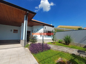 Casa com 3 Quartos para Alugar, 480 m² em Jardim Das Nações - Taubaté