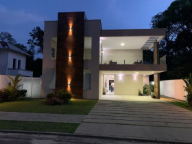 Casa com 4 Quartos à Venda,  em Tarumã - Manaus