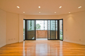 Apartamento com 4 Quartos à Venda, 169 m² em Vila Uberabinha - São Paulo
