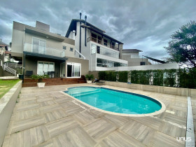 Casa com 3 Quartos à Venda, 512 m² em Itaguaçu - Florianópolis