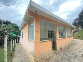 Casa com 1 Quarto à Venda, 300 m² em Pessegueiros - Teresópolis