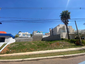 Imóvel à Venda, 522 m² em Medeiros - Jundiaí