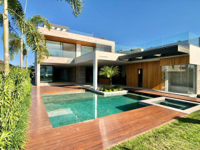 Casa com 5 Quartos à Venda, 890 m² em Barra Da Tijuca - Rio De Janeiro