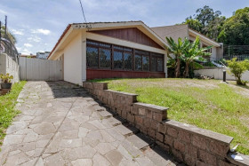 Casa com 3 Quartos à Venda, 243 m² em Vila Assunção - Porto Alegre