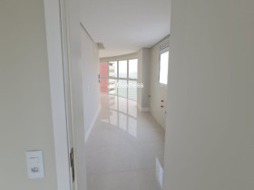 Imóvel com 4 Quartos à Venda, 131 m² em Centro - Balneário Camboriú