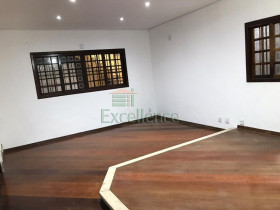 Casa com 2 Quartos à Venda ou Locação, 230 m² em Osvaldo Cruz - São Caetano Do Sul