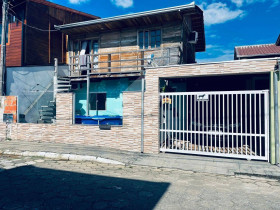 Casa de Condomínio com 4 Quartos à Venda, 80 m² em Espinheiros - Itajaí