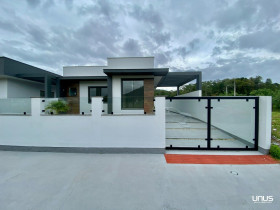 Casa com 3 Quartos à Venda, 200 m² em Forquilhas - São José