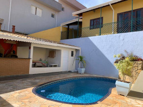 Casa com 4 Quartos à Venda, 300 m² em Jardim Maristela - Atibaia