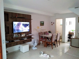 Casa com 2 Quartos à Venda, 76 m² em Araras - Teresópolis