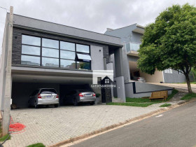 Casa com 3 Quartos à Venda, 253 m² em Roncáglia - Valinhos