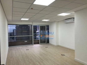 Sala Comercial para Alugar, 40 m² em Chácara Santo Antônio - São Paulo