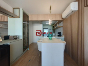Apartamento com 1 Quarto à Venda, 68 m² em Centro - Florianópolis