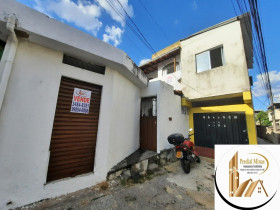 Casa com 2 Quartos à Venda, 80 m² em Primeiro De Maio - Belo Horizonte