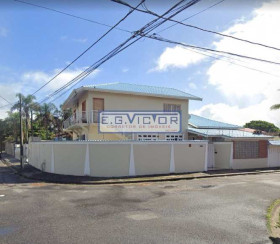 Sobrado com 4 Quartos à Venda, 227 m² em Belmira Novaes - Peruíbe