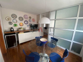 Apartamento com 3 Quartos à Venda, 202 m² em Moema - São Paulo