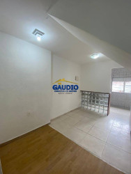 Casa com 1 Quarto para Alugar, 30 m² em Jardim Oliveiras - Taboão Da Serra
