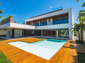 Casa de Condomínio com 5 Quartos à Venda, 1.580 m² em Barra Da Tijuca - Rio De Janeiro