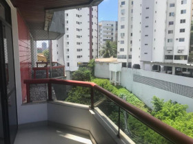 Apartamento com 3 Quartos à Venda, 105 m² em Candeal - Salvador