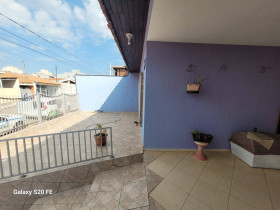 Casa com 2 Quartos à Venda, 264 m² em Vila Nova Esperia - Jundiaí
