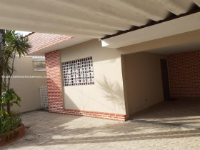 Casa com 3 Quartos à Venda, 135 m² em Maracanã - Praia Grande