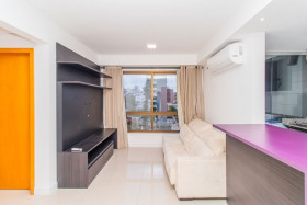 Apartamento com 2 Quartos à Venda, 65 m² em Passo Da Areia - Porto Alegre
