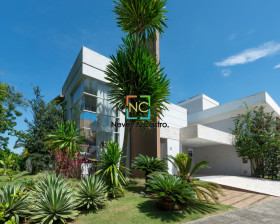 Casa com 4 Quartos à Venda, 356 m² em Cacupé - Florianópolis