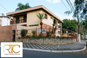 Casa com 4 Quartos à Venda, 450 m² em Jardim Santa Helena - São Paulo