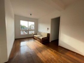 Apartamento com 2 Quartos à Venda,  em Medianeira - Porto Alegre