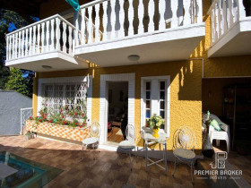 Casa com 4 Quartos à Venda, 213 m² em Iucas - Teresópolis