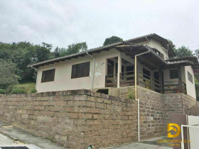 Casa com 4 Quartos à Venda, 200 m² em Centro - Siderópolis
