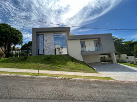 Casa de Condomínio com 5 Quartos à Venda, 490 m² em Condomínio Do Lago - Goiânia