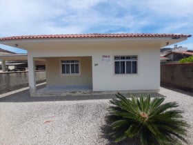 Casa com 2 Quartos à Venda, 80 m² em Fazenda Da Armação - Governador Celso Ramos