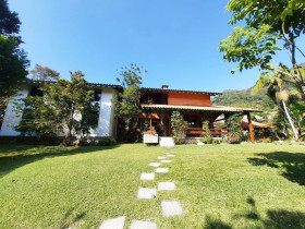 Casa com 5 Quartos à Venda, 980 m² em Iucas - Teresópolis