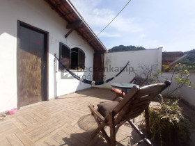 Casa com 3 Quartos à Venda,  em Colônia Santo Antônio - Barra Mansa