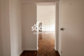 Apartamento com 3 Quartos à Venda, 136 m² em Centro - Pelotas