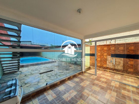 Casa com 3 Quartos à Venda, 300 m² em Vila Urupes - Suzano