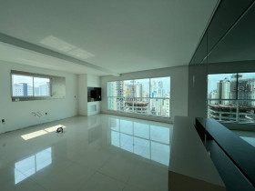 Apartamento com 3 Quartos à Venda, 115 m² em Centro - Balneário Camboriú