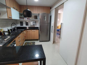 Apartamento com 3 Quartos à Venda, 100 m² em Niterói