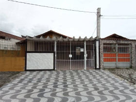 Casa com 3 Quartos à Venda, 104 m² em Tupi - Praia Grande
