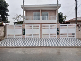 Casa com 2 Quartos à Venda, 67 m² em Rádio Clube - Santos